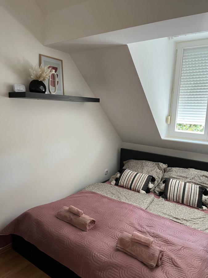Studio Loft Lägenhet Pécs Exteriör bild